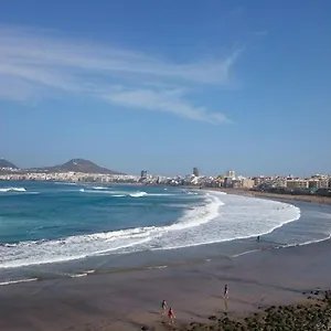 https://habitacion-cerca-de-las-canteras.in-canary-islands.com